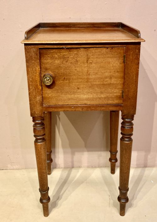 late georgian mahogany bedside table - CATEGORY: ANTIQUE CUPBOARDS - DATED GEORGIAN