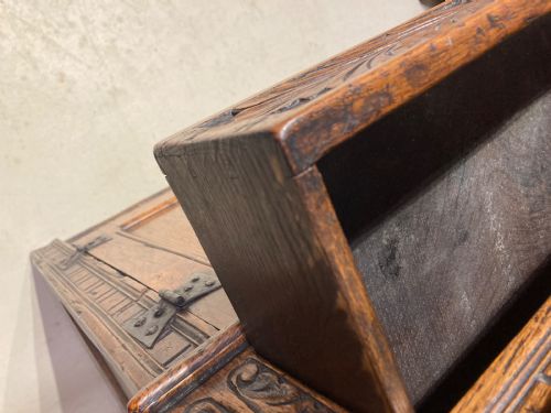 SMALL 19TH CENTURY LOW OAK CUPBOARD - ADDITIONAL PHOTO 3