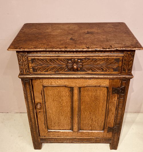 SMALL 19TH CENTURY LOW OAK CUPBOARD - ADDITIONAL PHOTO 8