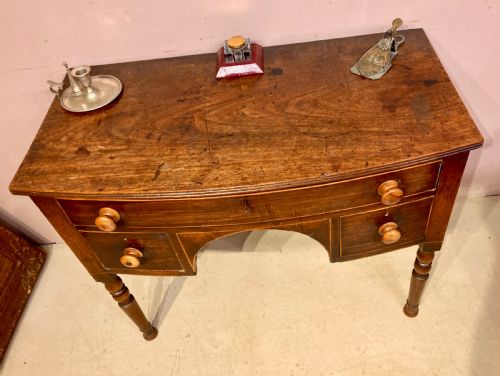 GEORGIAN MAHOGANY BOW FRONTED SIDE TABLE - ADDITIONAL PHOTO 1