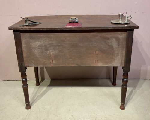 GEORGIAN MAHOGANY BOW FRONTED SIDE TABLE - ADDITIONAL PHOTO 3
