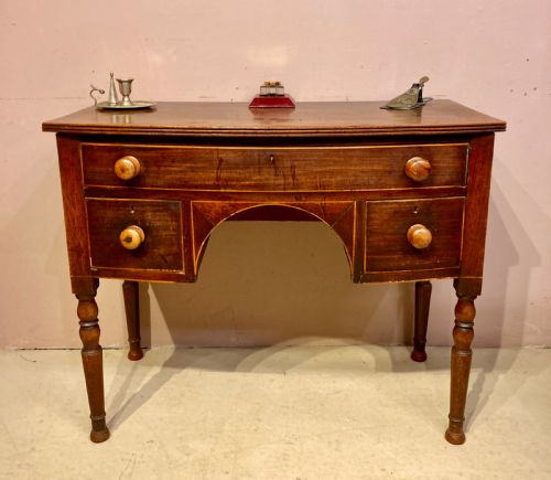 GEORGIAN MAHOGANY BOW FRONTED SIDE TABLE - ADDITIONAL PHOTO 4