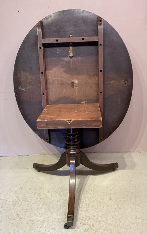 GEORGIAN OVAL MAHOGANY CENTREDINING TABLE - ADDITIONAL PHOTO 2