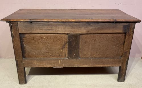 17TH CENTURY CARVED OAK COFFER - ADDITIONAL PHOTO 4