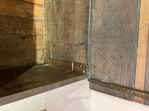 17TH CENTURY CARVED OAK COFFER - ADDITIONAL PHOTO 6
