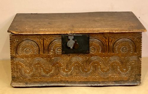 a 17th century oak six plank box - CATEGORY: ANTIQUE BOXES - DATED 17TH CENTURY