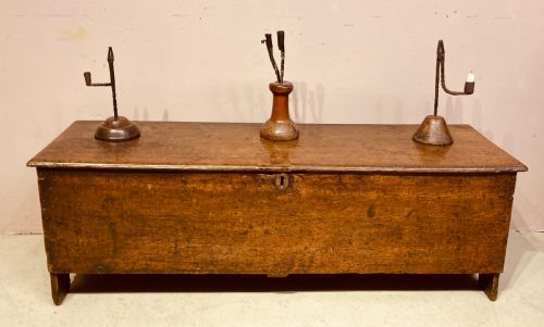 ANTIQUE OAK PLANK COFFER - ADDITIONAL PHOTO 5