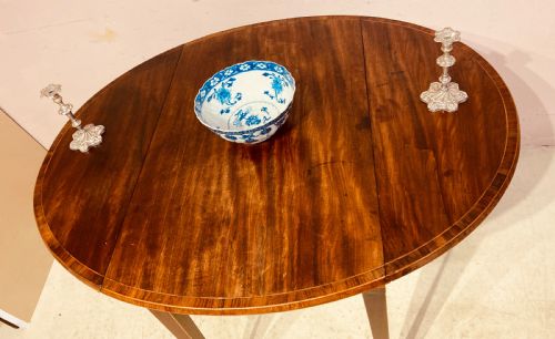 GEORGIAN OVAL MAHOGANY PEMBROKE TABLE - ADDITIONAL PHOTO 2