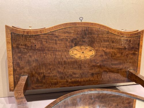 SHERATON MAHOGANY DRESSING TABLE MIRROR - ADDITIONAL PHOTO 2
