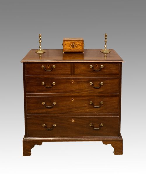 antique georgian mahogany chest of drawers - CATEGORY: ANTIQUE CHEST OF DRAWERS - DATED GEORGIAN