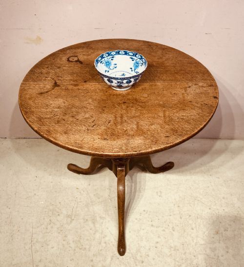 GEORGIAN OAK TILT TOP TRIPOD TABLE - ADDITIONAL PHOTO 2