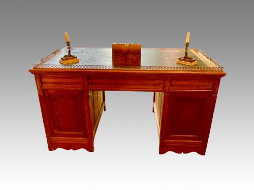 GILLOW CO OAK PEDESTAL DESK - ADDITIONAL PHOTO 3