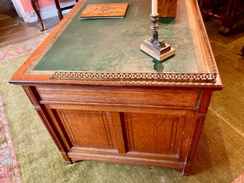 GILLOW CO OAK PEDESTAL DESK - ADDITIONAL PHOTO 7