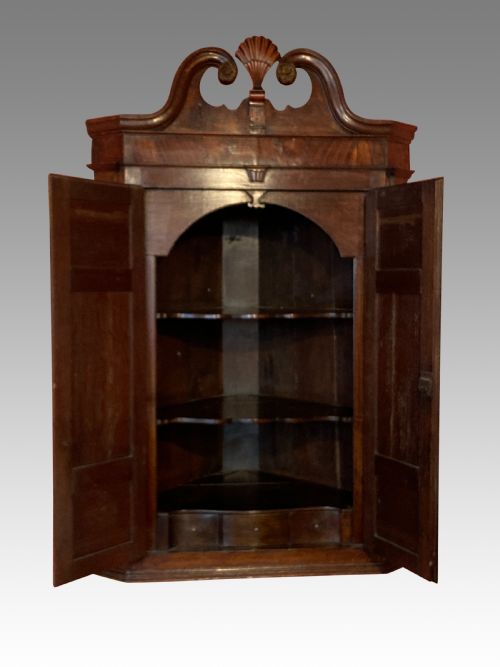 GEORGIAN OAK HANGING CORNER CABINET - ADDITIONAL PHOTO 1