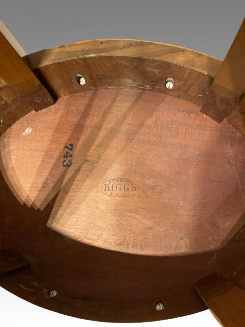 PAIR OF OVAL MAHOGANY LAMP TABLES - ADDITIONAL PHOTO 1