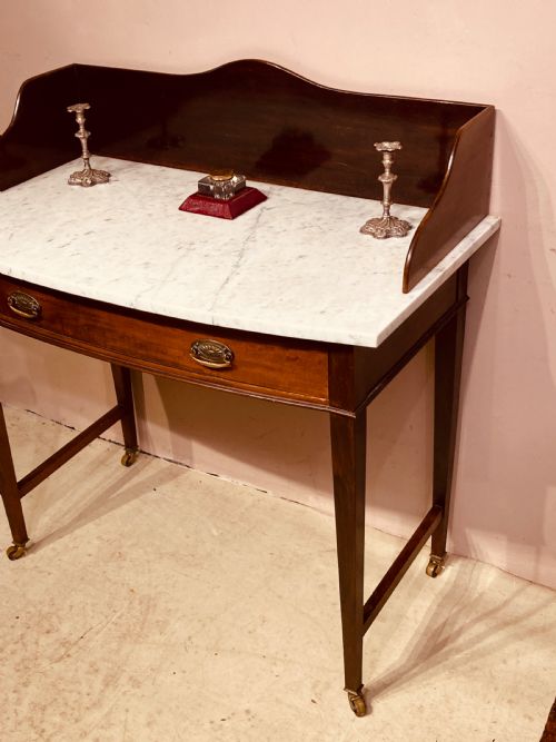 19TH CENTURY MAPLES BOW FRONTED SIDE TABLE WITH MARBLE TOP - ADDITIONAL PHOTO 3