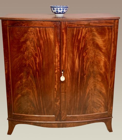 GEORGIAN MAHOGANY BOW FRONTED LINEN CUPBOARD - ADDITIONAL PHOTO 5