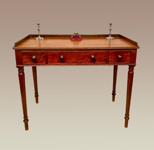 georgian mahogany writing table - CATEGORY: ANTIQUE TABLES - DATED GEORGIAN