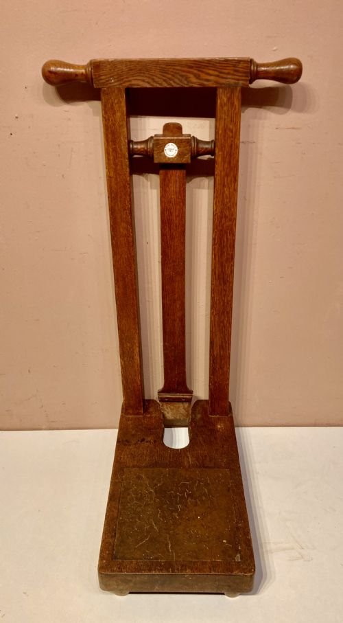 ANTIQUE TOM HILL OAK BOOT JACK