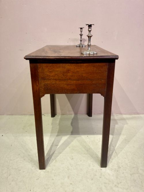 GEORGIAN MAHOGANY LOWBOY - ADDITIONAL PHOTO 3