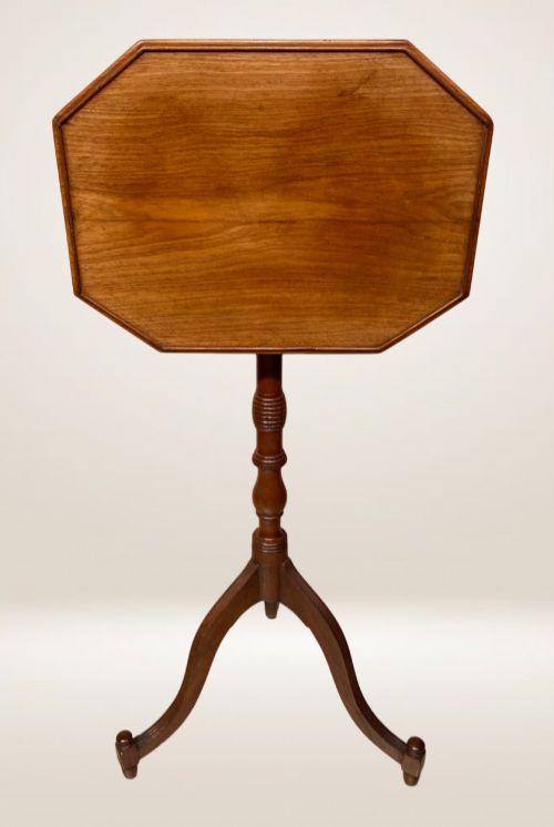 GEORGIAN MAHOGANY LAMP TABLE - ADDITIONAL PHOTO 2