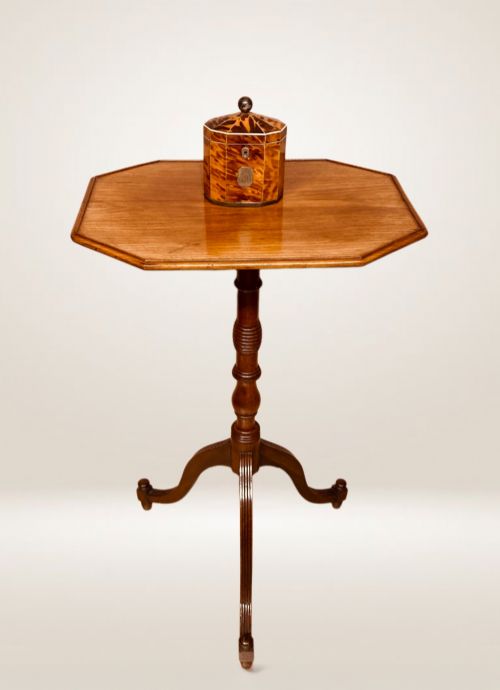 GEORGIAN MAHOGANY LAMP TABLE - ADDITIONAL PHOTO 6