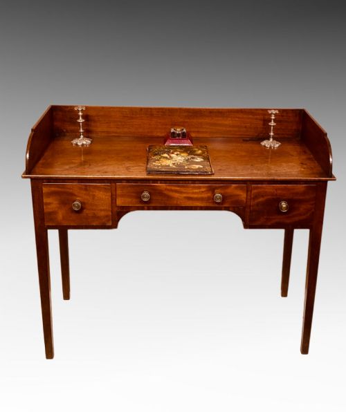 Georgian Mahogany Side or Dressing Table.