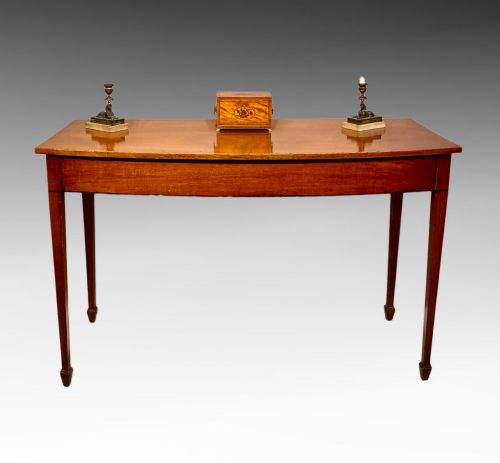 Georgian Mahogany Bow Fronted Side Table.
