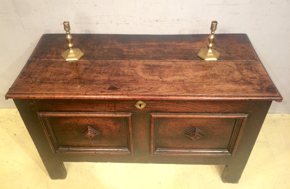 Small Queen Anne Welsh oak coffer. View II