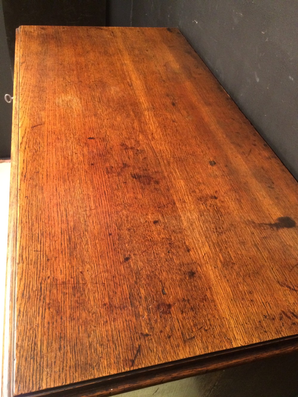 Georgian oak chest of drawers. View IV