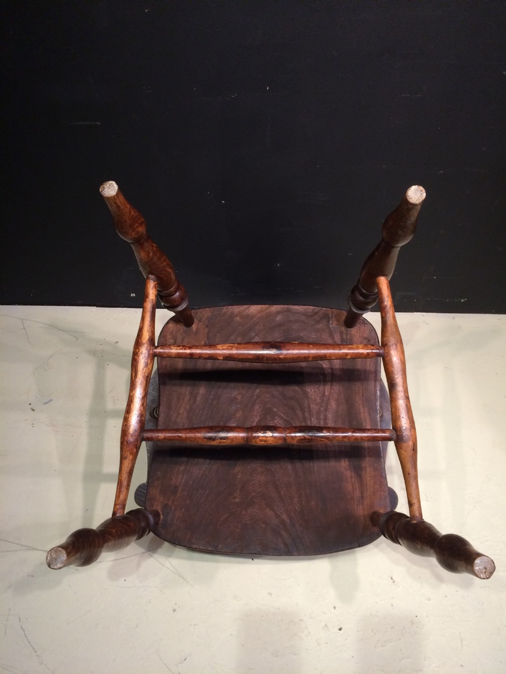 Large ash and elm country armchair. View VII