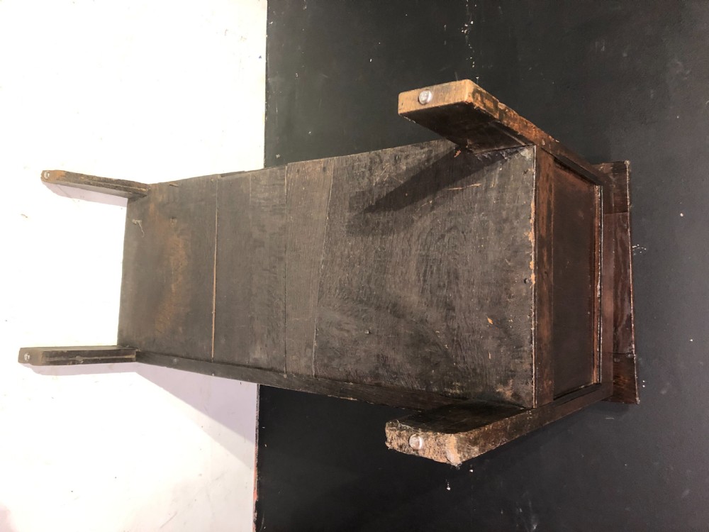 17th century Welsh oak coffer. View VII