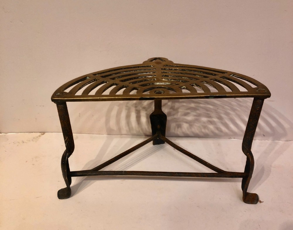 Georgian cast brass and iron trivet. View IV