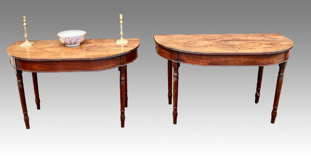 Georgian mahogany dining table. View VI