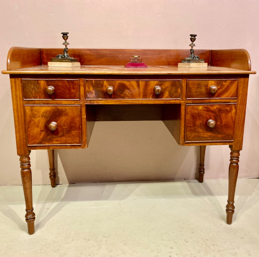Late Georgian mahogany dressing table. View VII