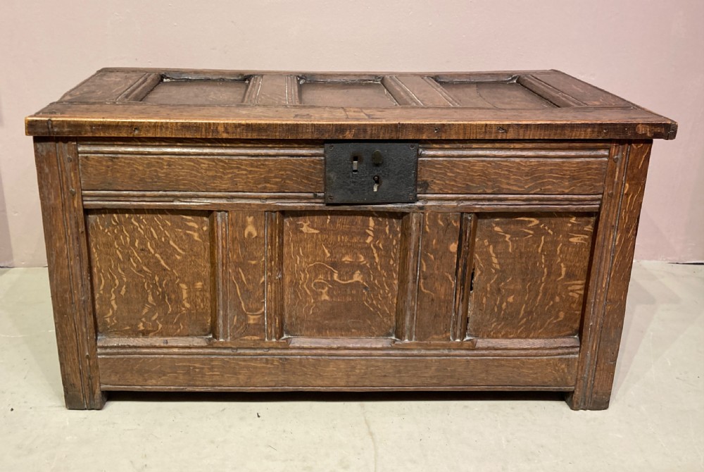 Small 17th century oak coffer.