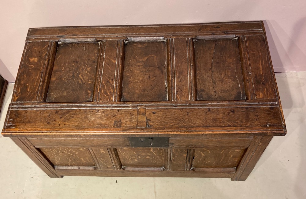 Small 17th century oak coffer. View II