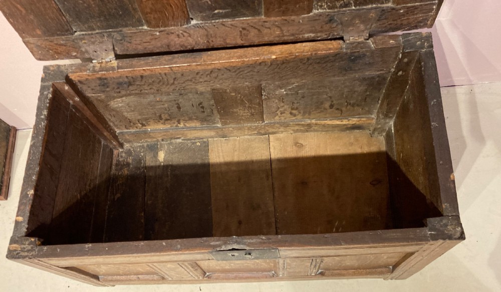 Small 17th century oak coffer. View IV