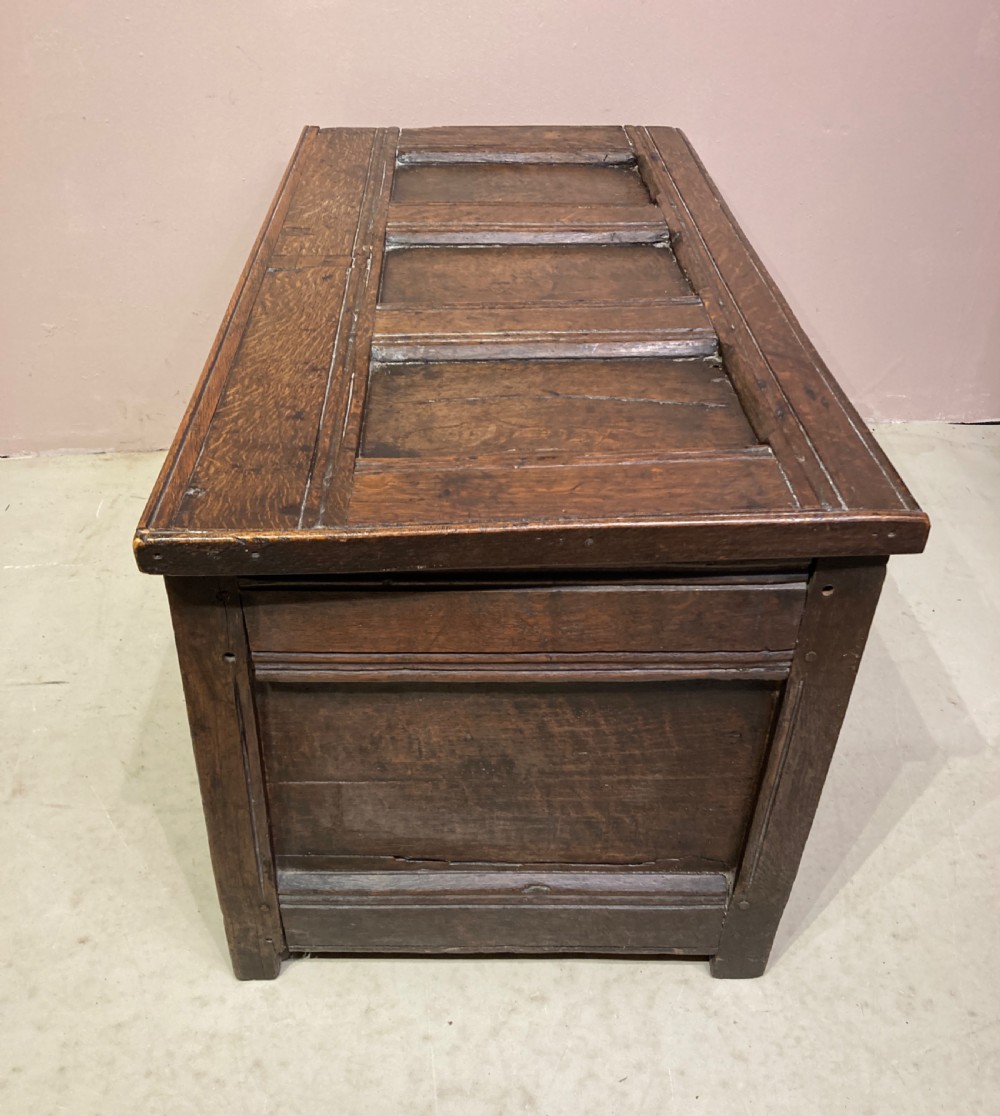 Small 17th century oak coffer. View V