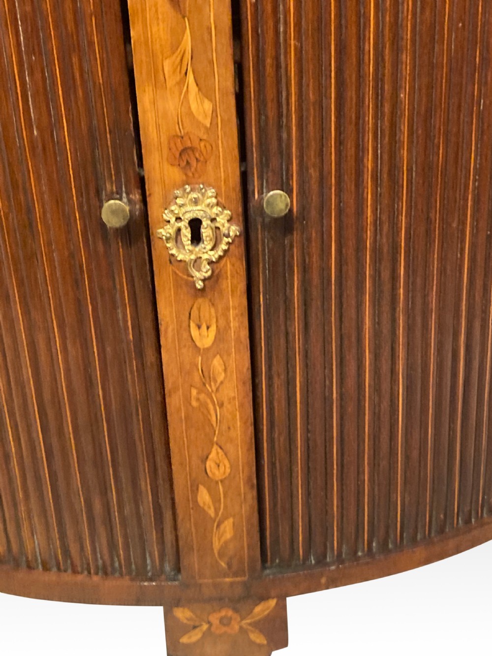 Antique Dutch marquetry side cabinet.


Antique Dutch marquetry side cabinet.
 View V