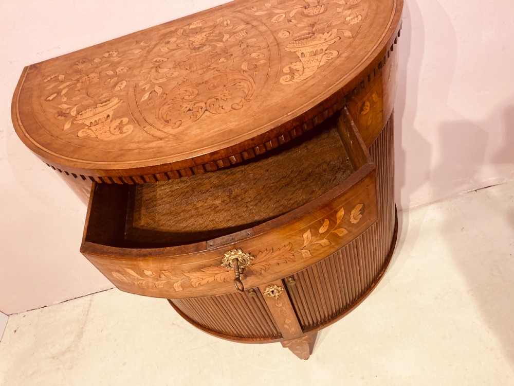 Antique Dutch marquetry side cabinet.


Antique Dutch marquetry side cabinet.
 View VII
