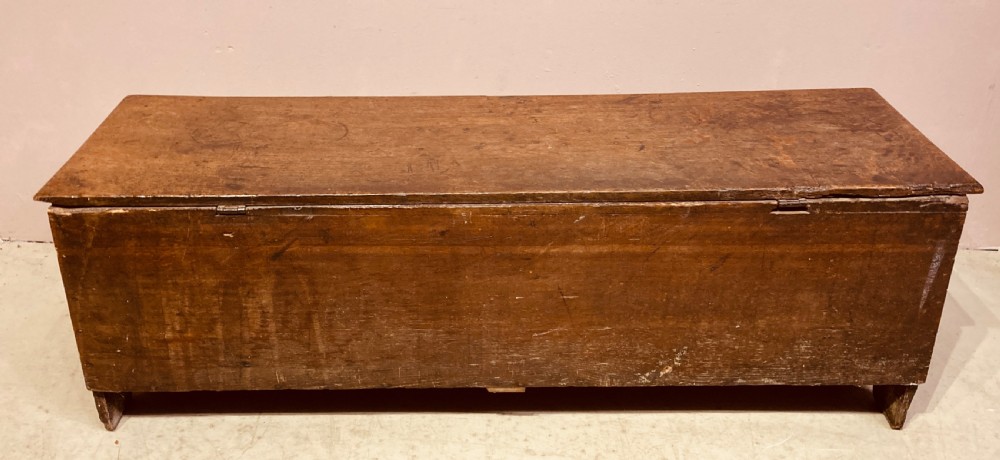 Antique oak plank coffer. View II