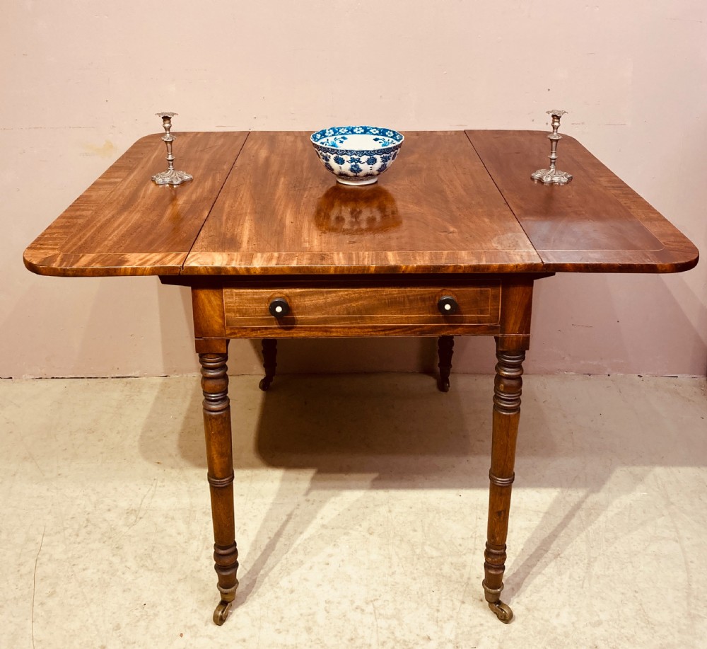 Georgian mahogany drop leaf Pembroke table.