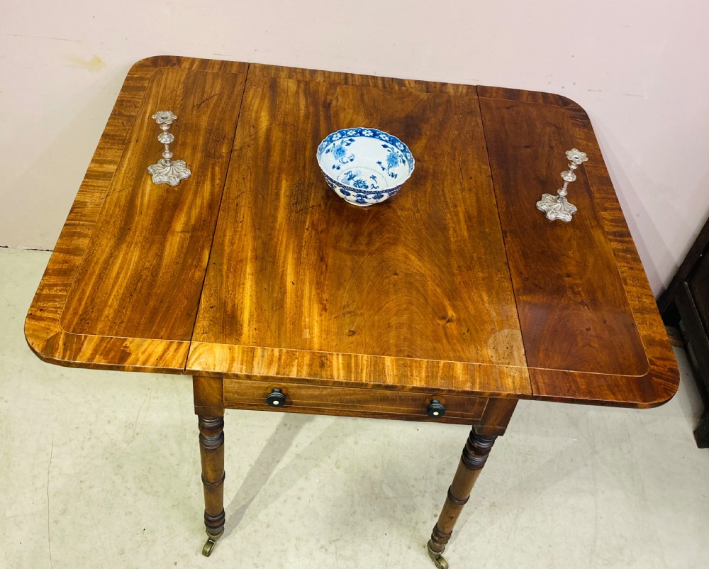 Georgian mahogany drop leaf Pembroke table. View II