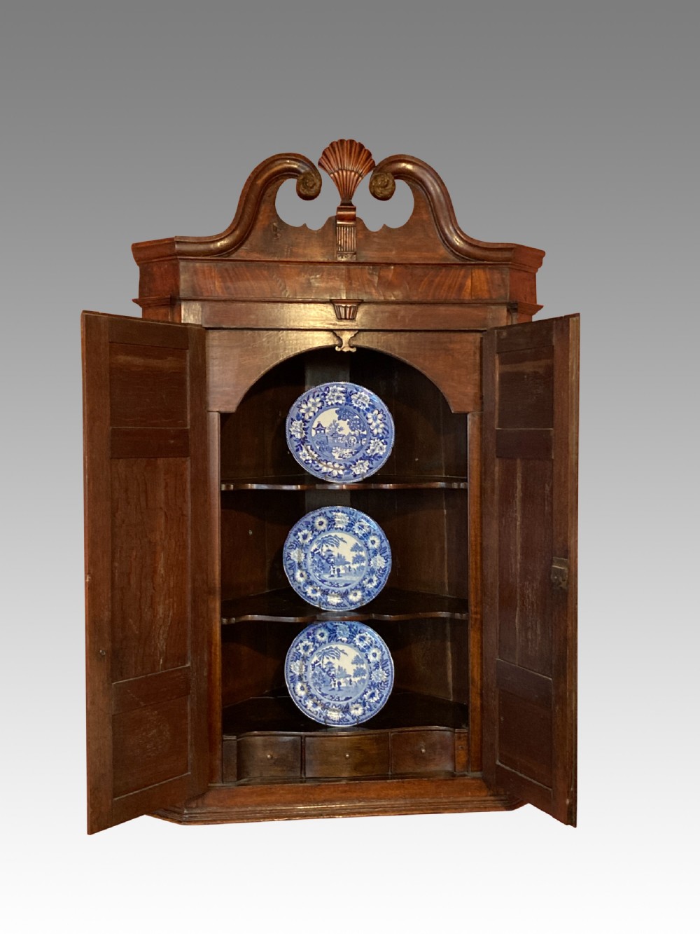 Georgian oak hanging corner cabinet. View III