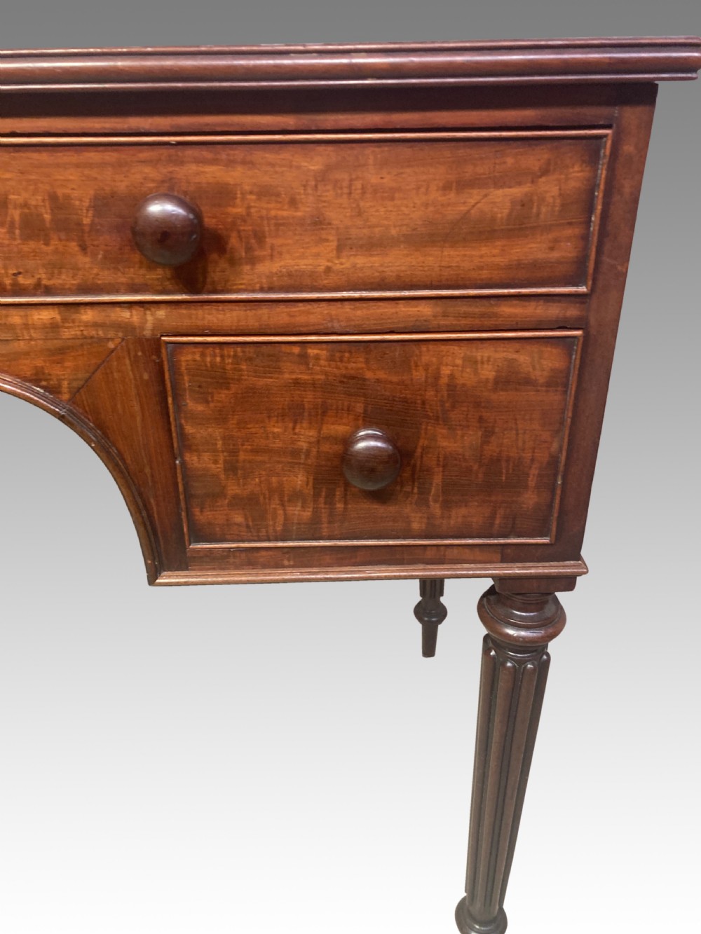 Small Georgian mahogany sideboard, manner of Gillows. View II