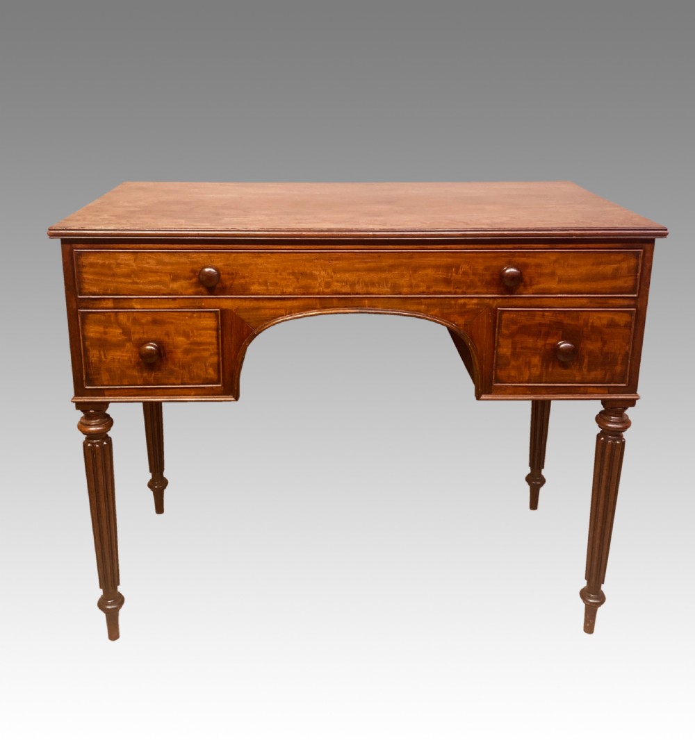 Small Georgian mahogany sideboard, manner of Gillows. View VIII