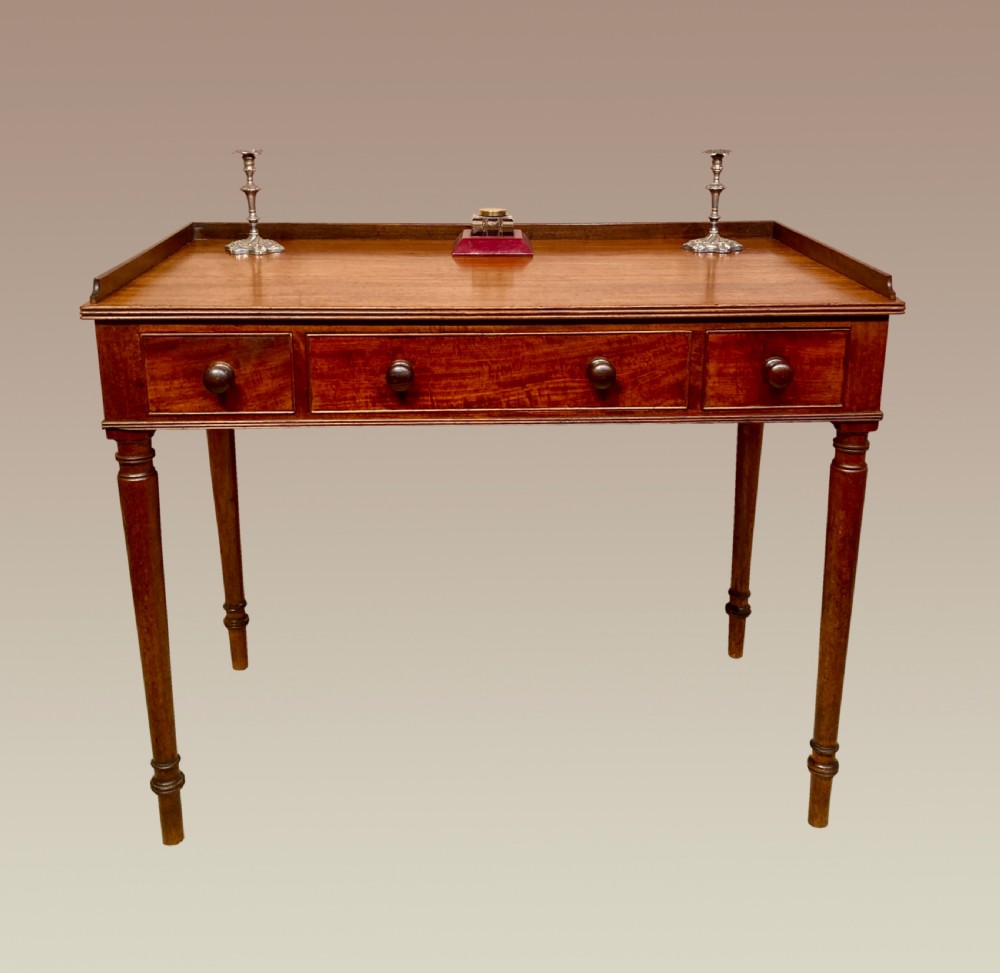 Georgian mahogany writing table. 
