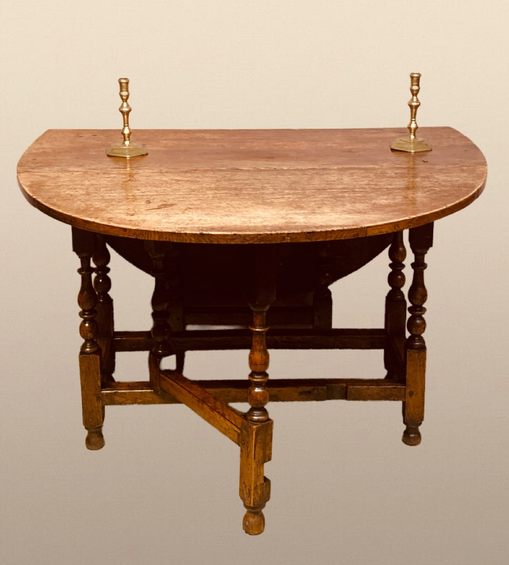 Georgian oak Gateleg table. View II