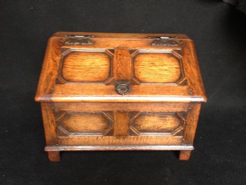 Good Oak Panelled  Log Box